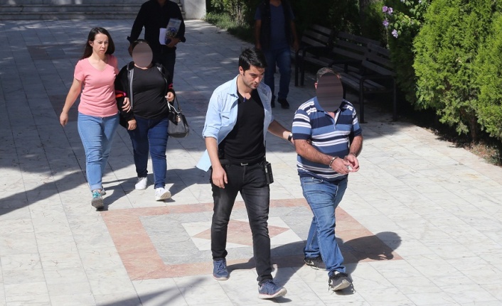 Ölü doktorun kaşesiyle sahte reçete hazırladılar