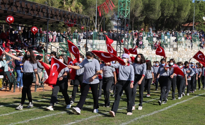 YATAĞAN’DA CUMHURİYET BAYRAMI GÖRKEMLİ BİR TÖRENLE KUTLANDI