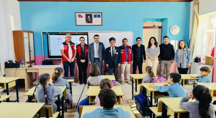 Madenler İlkokulu’ndan Anlamlı Gaziler Günü Etkinliği