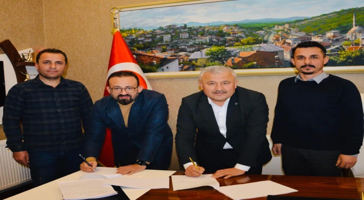 KAVAKLIDERE BELEDİYESİ’NDE 3 YILLIK TOPLU İŞ SÖZLEŞMESİ İMZALANDI