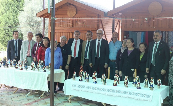 Bez bebek ve efelerin kursiyerlerine belgeleri verildi