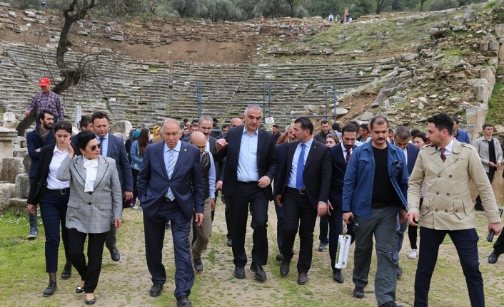 Bakan Ersoy: “Stratonikeia Antik Kenti, ikinci Efes olabilir”