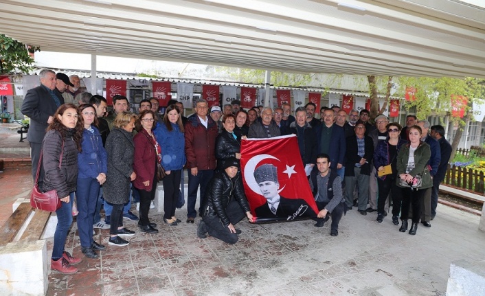 CHP ve İYİ Parti’den “Atatürk portresi indirildi, Recep Tayyip Erdoğan fotoğrafı asıldı” iddiası