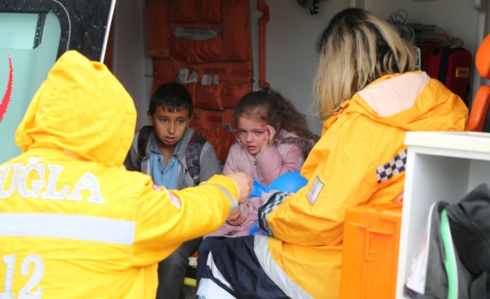 İki öğrenci servisi çarpıştı: 4 öğrenci yaralı