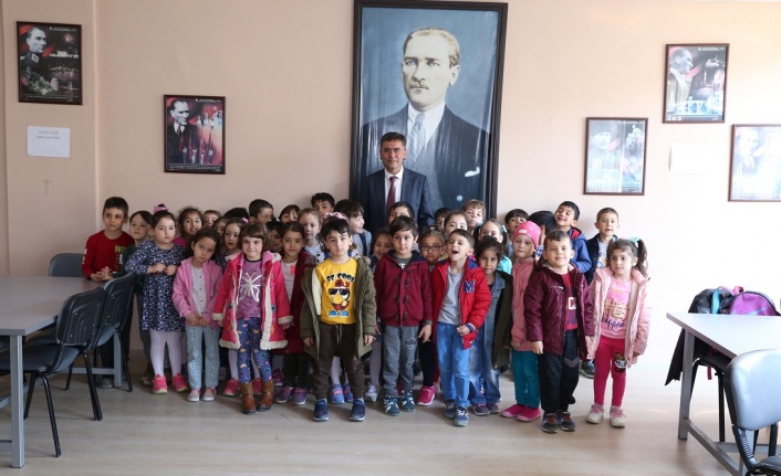 Toksöz, Kütüphane Haftası’nı kutladı