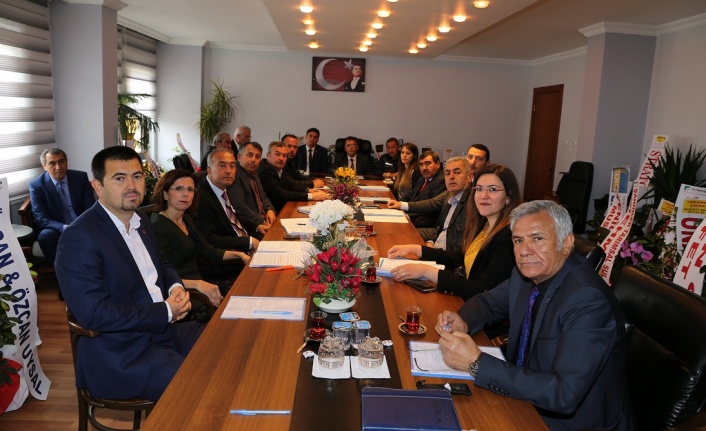 Yeni belediye meclisi ilk defa toplandı