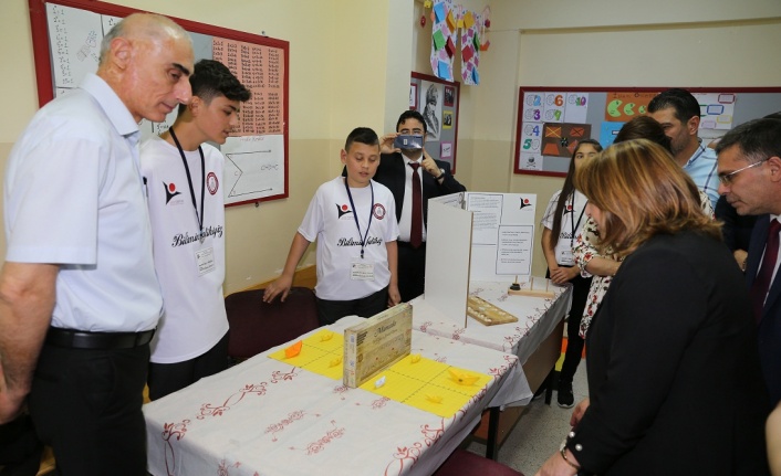 Fatih Ortaokulu’nda 4006 TÜBİTAK Bilim Fuarı açıldı