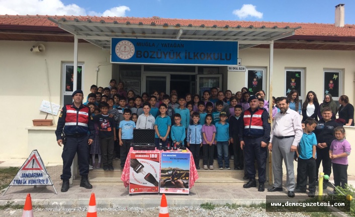 Jandarmadan Trafik Haftası’nda bilgilendirme