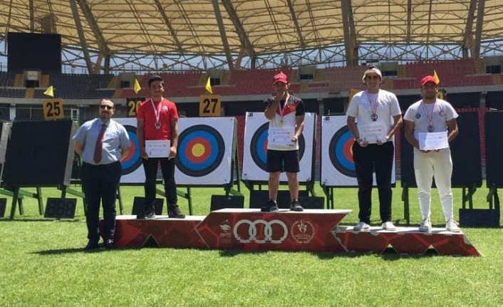 Songül ve Emircan’dan 1 altın, 1 gümüş madalya