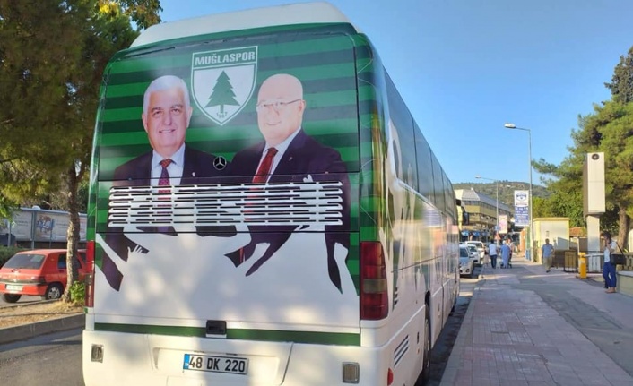 Takım otobüsündeki Gürün ve Gümüş fotoğrafları, istifaya sebep oldu