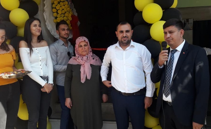 Yatağan manzaralı çay keyfi