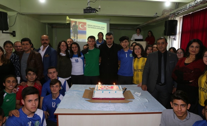 4 branşta Yatağan’ı ilde temsil edecek Gazi Anadolu Lisesi’nde kutlama