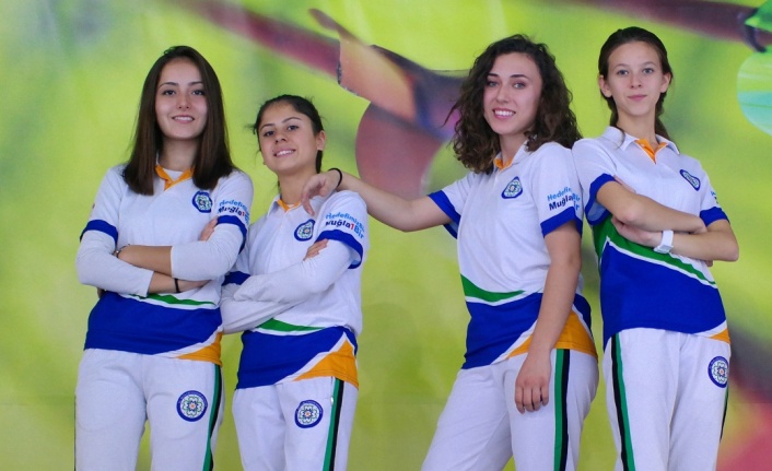 Doktorun okçuları madalyaya doymuyor