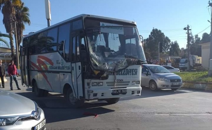 Yatağanspor takım otobüsü kaza yaptı: 2 yaralı