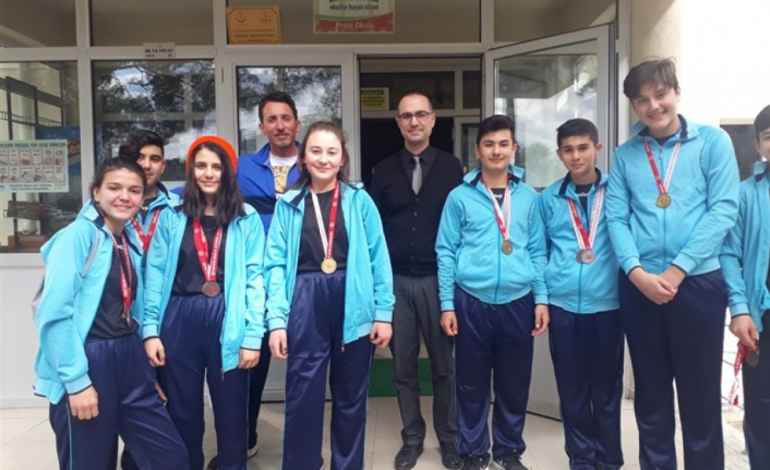 Ayser - Kazım Eren Ortaokulu’nun bileğini bükemediler