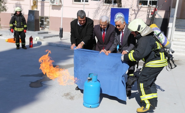 Kıbrıs İlkokulu’nda gerçeğini aratmayan tatbikat