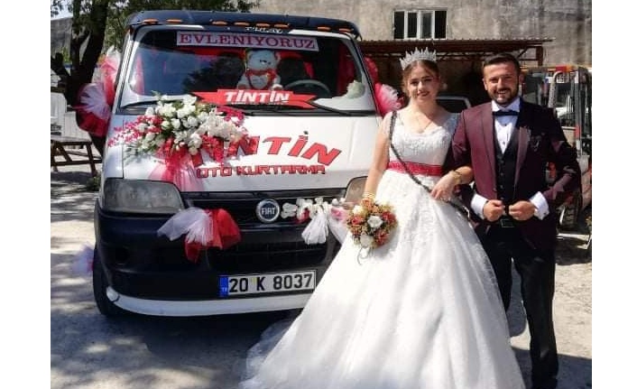 En ’Çekici’ gelin arabası