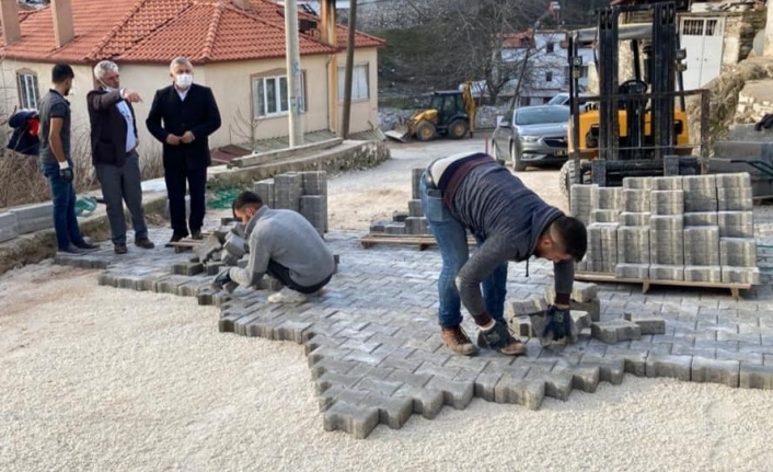 Kavaklıdere Belediyesi, 17 cadde ve sokağı 45 günde kilitli parke taşıyla buluşturdu