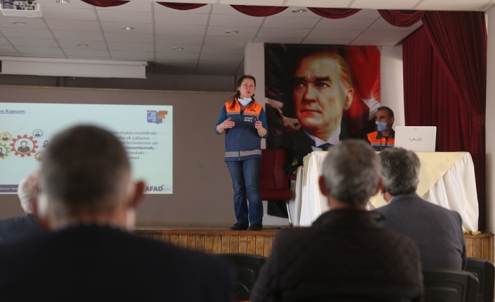 Muhtarlara afet farkındalık eğitimi verildi