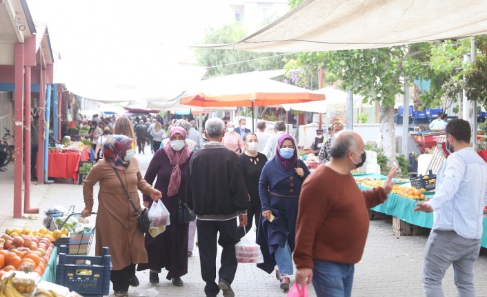 Tam kapanma öncesinde pazarlarda yoğunluk yaşandı