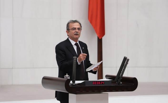 “Çiftçiler borç batağında, haberiniz var mı?”