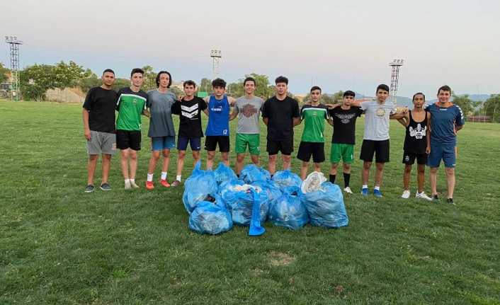 Aslan yattığı yerden belli olur