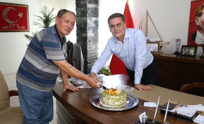 “Haber var” diyerek çağırıp, doğum gününü kutladı