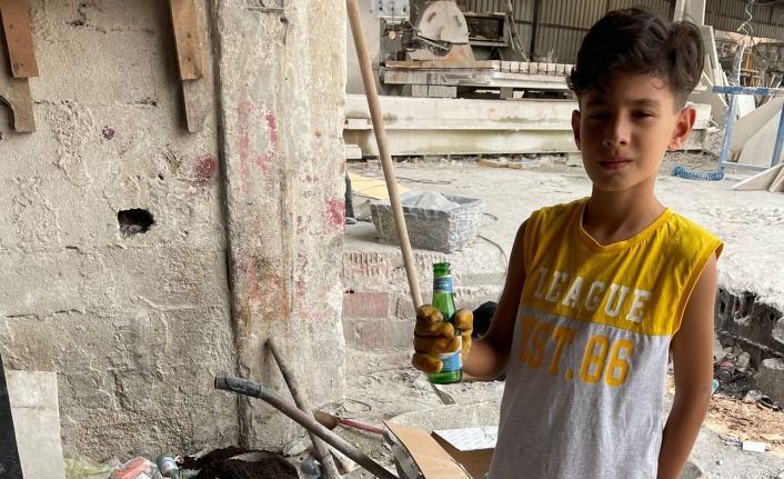 İlkokul Öğrencisinden Örnek Davranış