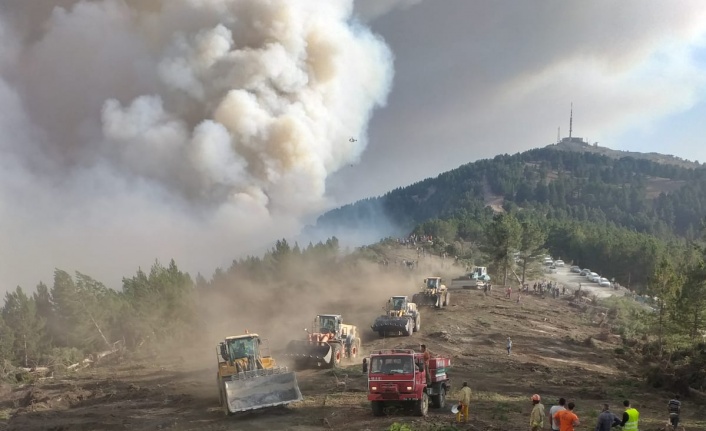Kavaklıdere’deki yangın Menteşe’ye sıçradı