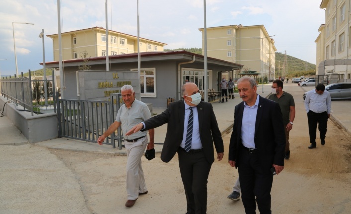 HÜKÜMETİMİZ 500 MİLYON TL’LİK YATIRIM YAPIYOR, BÜYÜKŞEHİR BELEDİYESİ SU VE KANALİZASYON İŞİNİ ÇÖZEMİYOR.