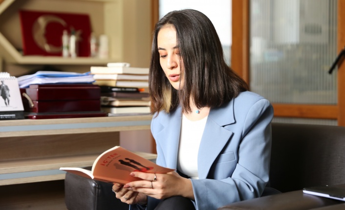 Yatağanlı Perihan 18 Yaşında İlk Şiir Kitabını Yazdı