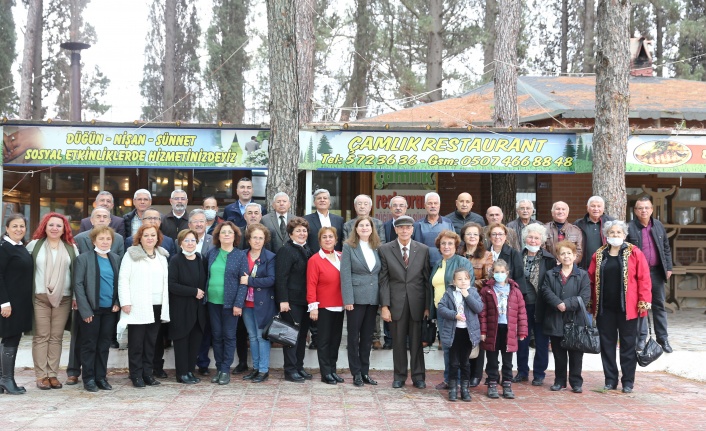 CHP’den Emekli Öğretmenlere Kahvaltı