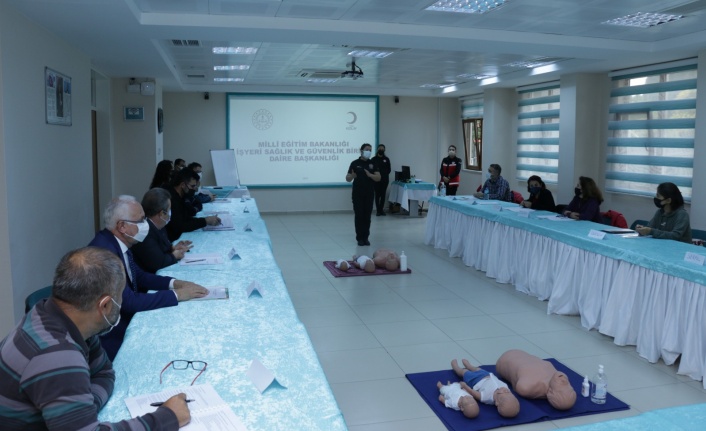 İl Milli Eğitim Müdürü Emre Çay İlk Yardım Güncelleme Eğitimine Katıldı