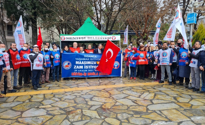 “KISIK SESLE SARAYLARDAN DEĞİL GÜR SESİMİZLE ALANLARDAN HAYKIRIYORUZ”