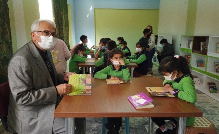 Köy Okullarının Yenilenen Kütüphanelerine Hekimlerden Kitap Bağışı
