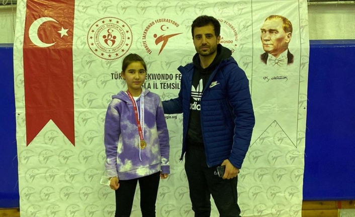 BENCİK ORTAOKULU ÖĞRENCİSİ EZGİ TEKVANDODA  İL BİRİNCİSİ OLDU