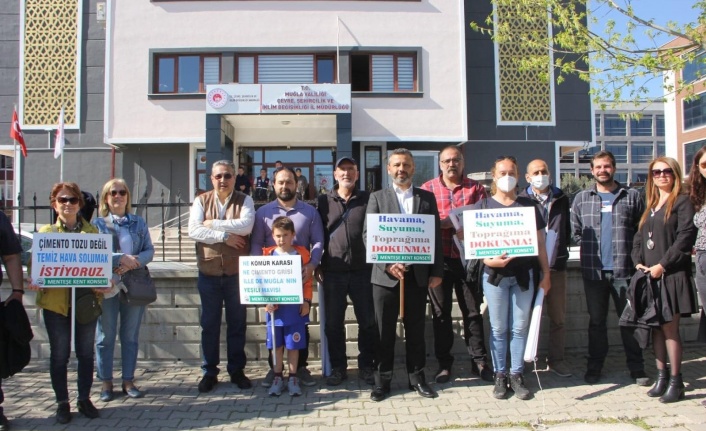 ÇİMENTO FABRİKASINA KARŞI TOPLANAN 17 BİN 330 İMZA ÇEVRE VE ŞEHİRCİLİK MÜDÜRLÜĞÜNE TESLİM EDİLDİ