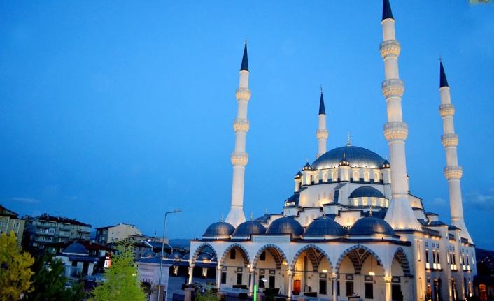 İLK TERAVİH NAMAZI BUGÜN KILINIYOR