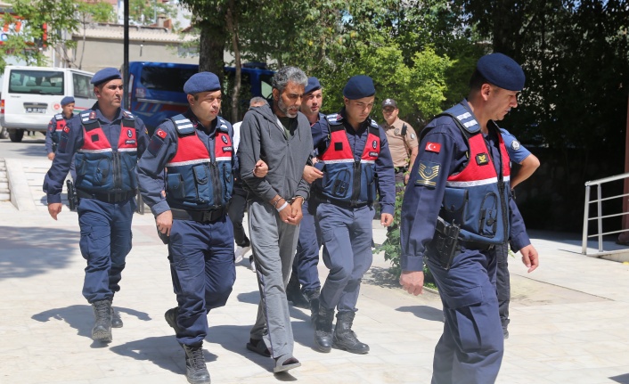 İKİ KİŞİYİ ÖLDÜREN KATİL ZANLI ADLİYEYE SEVK EDİLDİ