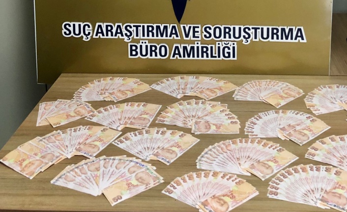 SAHTE PARA İLE YAKALANDI