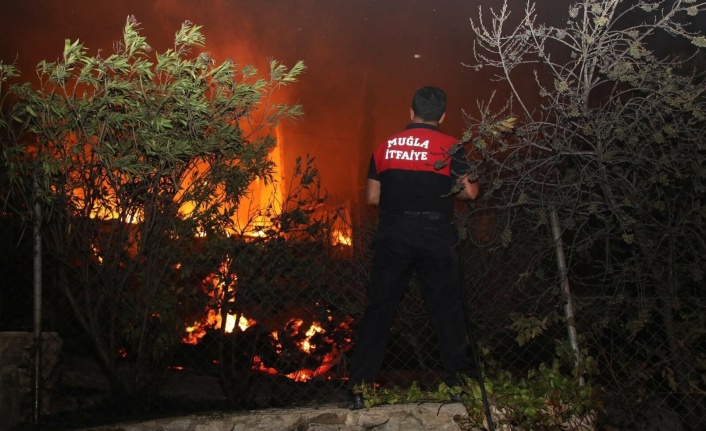 MBB: “İTFAİYEMİZ YANGINLA MÜCADELENİN MERKEZİNDEYDİ”