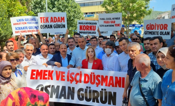 AK PARTİLİLER MEYDANDA BULUŞTU