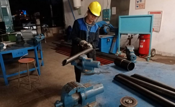 OKULLARIN BASKETBOL POTALARINI MESLEK LİSESİ ÖĞRENCİLERİ ÜRETİYOR