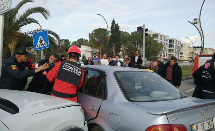 YATAĞAN SHELL BENZİNLİK KAVŞAĞINDA KAZA: 6 YARALI