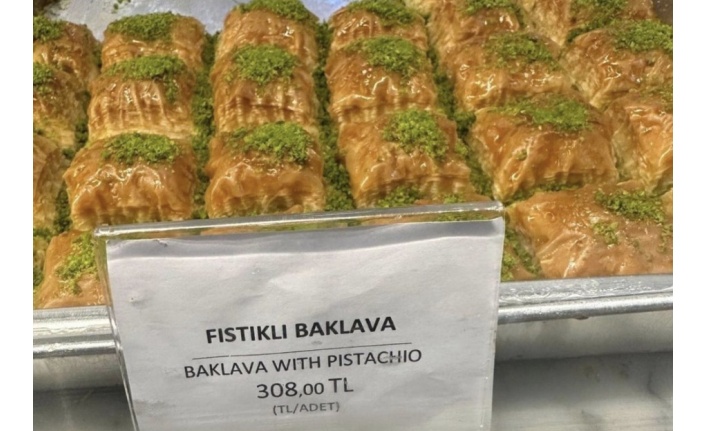 BİR DİLİM BAKLAVA 308 TL