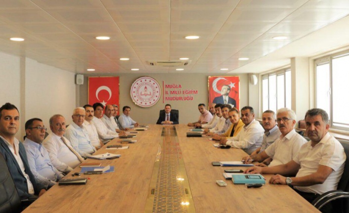 MUĞLA’DA EĞİTİM YÖNETİCİLERİ YENİ EĞİTİM ÖĞRETİM YILI HAZIRLIKLARINI DEĞERLENDİRDİ