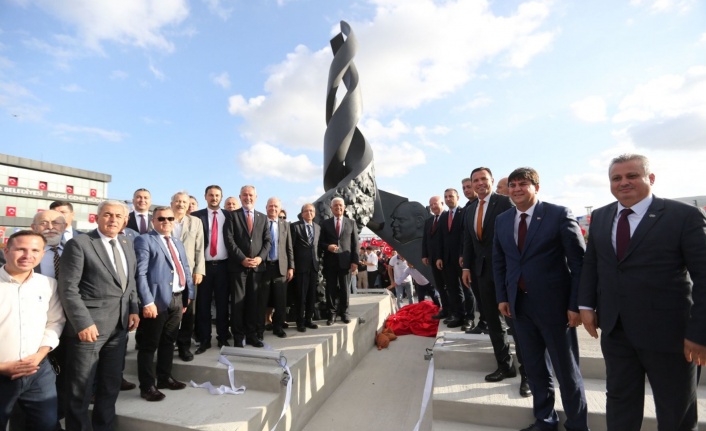 100.Yıl Anıtı Görkemli Törenle Açıldı