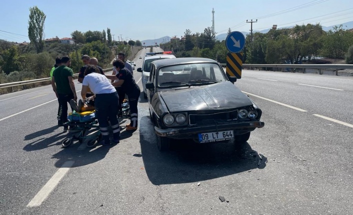 Madenler Kavşağında Kaza: 2 Yaralı