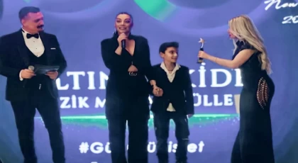 Rockçı Barış Gülay’a büyük onur