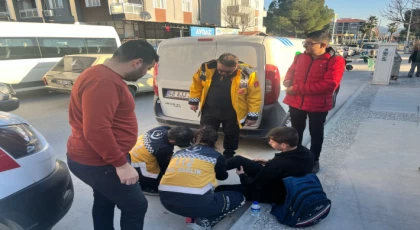 KONTROLSÜZ YOLA ÇIKAN ÖĞRENCİYE ARABA ÇARPTTI